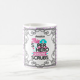 Verpleegster - Deze superheld draagt SCRUBS gepers Koffiemok