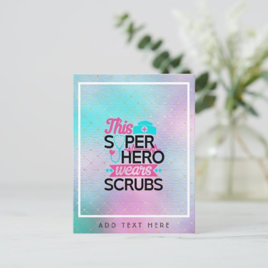Verpleegster - Deze Superheld Draagt Scrubs - Voeg Briefkaart (Staand voorkant)