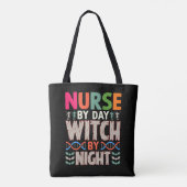 Verpleegster door Dag Heks door Nacht Halloween Ve Tote Bag (Achterkant)