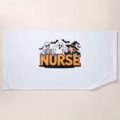 Verpleegster - Halloween - met geest, heks en skel Strandlaken (Voorkant)