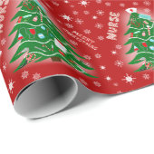 Verpleegster Kerstboom Rood Achtergrond Cadeaupapier (Rol Hoek)