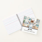 Verpleegster met koffie en je eigen tekst notitieboek (Binnen)