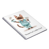 Verpleegster met koffie en je eigen tekst notitieboek (Rechterzijde)