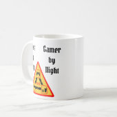 Verpleegster overdag, Gamer bij nacht Koffiemok (Voorkant links)