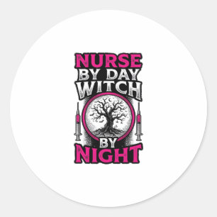 Verpleegster Overdag Heks 's Nachts Halloween Shir Ronde Sticker