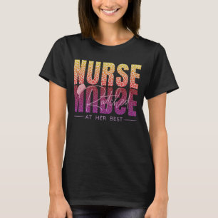 Verpleegster ratelde op haar best, luipaardprint g t-shirt