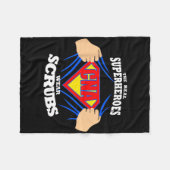 Verpleegster S De Echte Superhelden Draag Scrubs C Fleece Deken (Voorkant (Horizontaal))