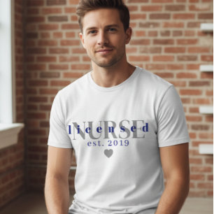 Verpleegster T-shirt voor mannen met eigen naam en