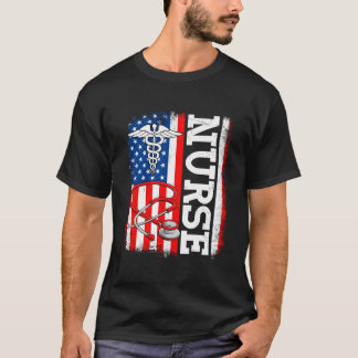 Verpleegster verzorgt Amerikaanse vlag Patriotisch T-shirt