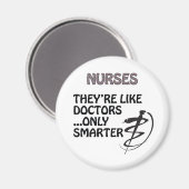 VERPLEISTEN ZIJN KLEINER DAN ARTS. MAGNEET (Voorkant / Achterkant)