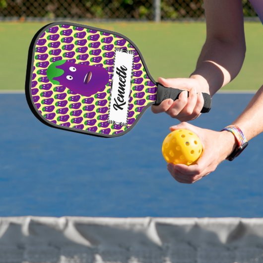 Verrassde Eggplant door Kenneth Yoncich Pickleball Paddle (Insitu)