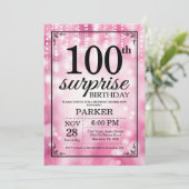 Verrassend 100e verjaardag uitnodiging roze glitte (Staand voorkant)