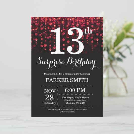 Verrassend 13e verjaardag Uitnodiging rood glitter (Staand voorkant)