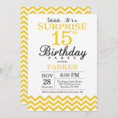 Verrassend 15e verjaardag Uitnodiging Geel Chevron (Voorkant / Achterkant)