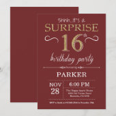 Verrassend 16e verjaardag Burgundy en Gold Glitter Kaart (Voorkant / Achterkant)