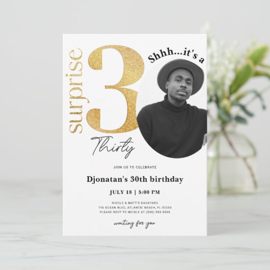 Verrassend 30e Gold-uitnodiging met foto Kaart (Staand voorkant)