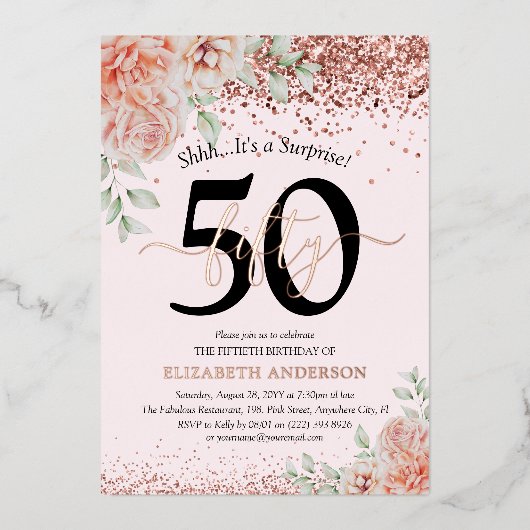Verrassend 50e verjaardag Roze Floral Roos Gold Folie Uitnodiging (Voorkant)