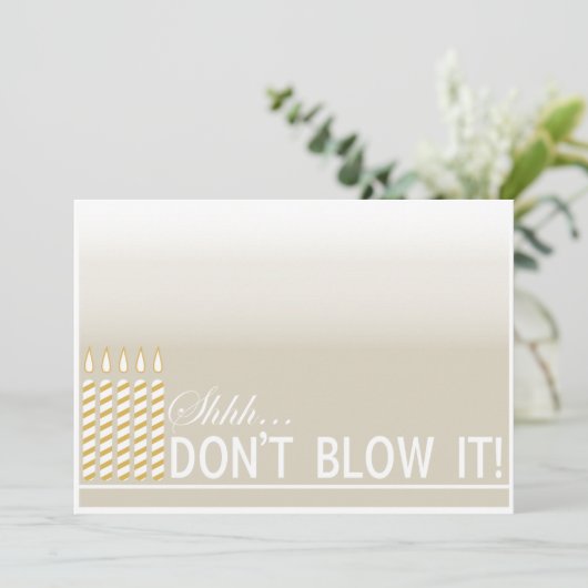 Verrassend 50th Birthday Party Gold Invitation Kaart (Staand voorkant)