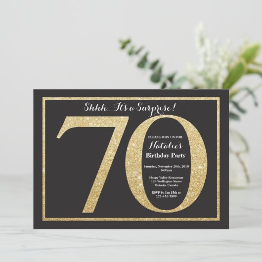 Verrassend 70e verjaardag Uitnodiging Gold Glitter (Staand voorkant)