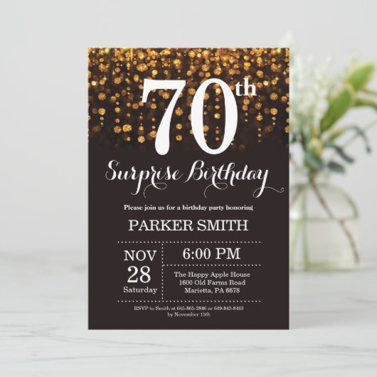 Verrassend 70e verjaardag Uitnodiging Gold Glitter (Staand voorkant)