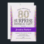 Verrassend 80e verjaardag - White Gold Paars Kaart<br><div class="desc">Verrassend uitnodiging voor vrouwen of mannen voor een 80e verjaardag. Elegant design in paars,  wit en faux glitter Gold. Kenmerkt het manuscriptdoopvont en diamantaantal. Ideaal voor een stijlvolle,  volwassen verrassingsdag.</div>