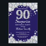 Verrassend 90th Birthday Navy Blue Silver Diamond Kaart<br><div class="desc">Verrassende uitnodiging van 90e verjaardag. Navy Blue en Silver Rhinestone Diamond Red Background Elegant Birthday Bash nodigt uit. Volwassen verjaardag. Vrouwendag. Mannen op zaterdag. Voor verdere aanpassing,  te klikken gelieve de knoop "van de Aanpassing het"en ons ontwerphulpmiddel te gebruiken om deze sjabloon te wijzigen.</div>