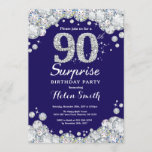 Verrassend 90th Birthday Navy Blue Silver Diamond Kaart<br><div class="desc">Verrassende uitnodiging van 90e verjaardag. Navy Blue en Silver Rhinestone Diamond Red Background Elegant Birthday Bash nodigt uit. Volwassen verjaardag. Vrouwendag. Mannen op zaterdag. Voor verdere aanpassing,  te klikken gelieve de knoop "van de Aanpassing het"en ons ontwerphulpmiddel te gebruiken om deze sjabloon te wijzigen.</div>