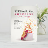 Verrassend!  Birthday Uitnodiging (Staand voorkant)