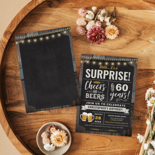 Verrassende Cheers and Beers 60th Birthday Invitat Kaart