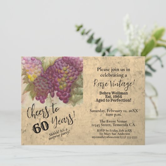 Verrassing 60e Verjaardag Wijn Thema Uitnodiging (Staand voorkant)
