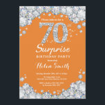 Verrassing 70e verjaardag Sinaasappel en zilveren  Kaart<br><div class="desc">Verrassing 70e verjaardag uitnodiging. Sinaasappel en Zilveren Rhinestone Diamanten Rode Achtergrond. Elegante verjaardag Bash uitnodiging. Verjaardag voor volwassenen. Verjaardag vrouwen. Mannen verjaardag. Voor verdere aanpassing klikt u op de knop "Aanpassen" en gebruikt u onze ontwerptool om deze sjabloon te wijzigen.</div>