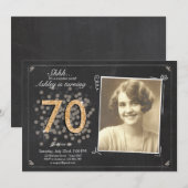 Verrassing 70e verjaardag uitnodiging Chalkboard v (Voorkant / Achterkant)