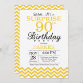 Verrassing 90e verjaardag uitnodiging gele Chevron (Voorkant / Achterkant)