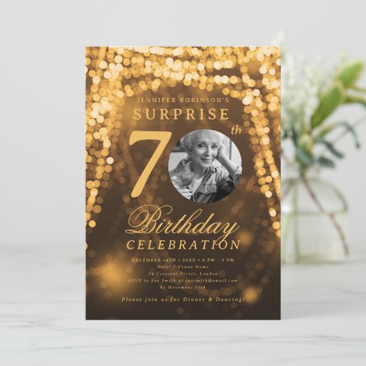 Verrassing Foto 70e Verjaardag Gold Glam Lights Kaart (Staand voorkant)