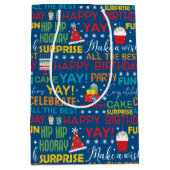 Verrassing Verjaardag Party Typografie Patroon Medium Cadeauzakje (Voorkant)