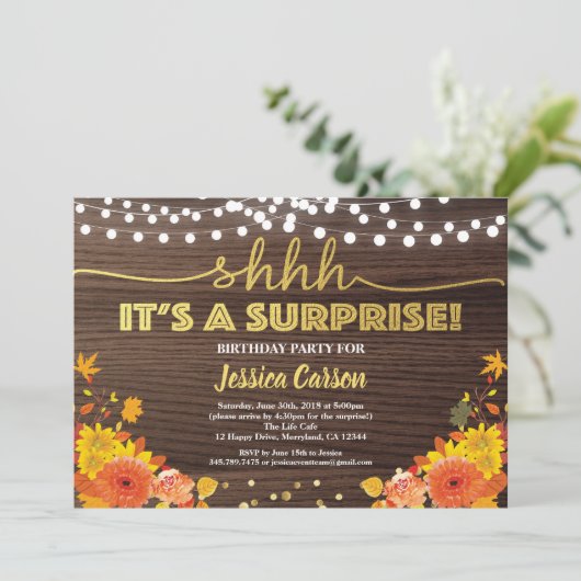 Verrassing verjaardagsfeest herfst rustieke houten kaart (Staand voorkant)