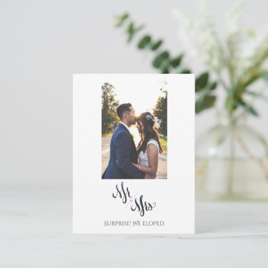 Verrassing We Eloped Mr & Mrs Elegant Kalligrafie Briefkaart (Staand voorkant)