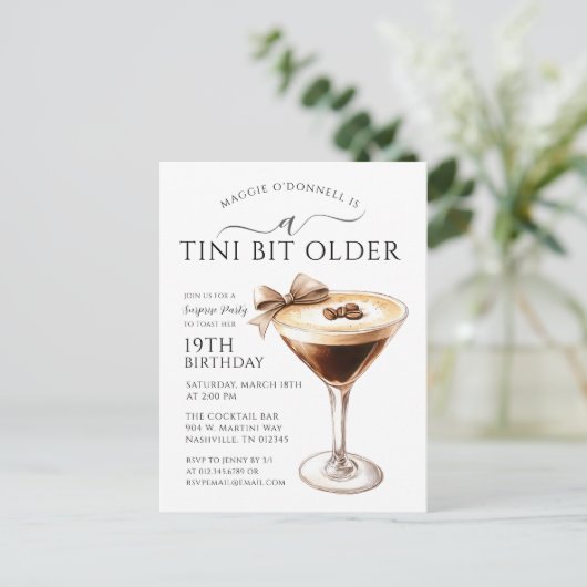 VERRASSINGSFEEST Tini Bit Oudere Martini 19e Uitnodiging Briefkaart (Staand voorkant)