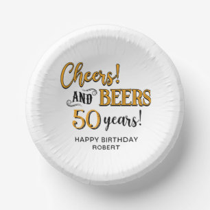Verrassingsgejuich en verjaardagsfeest van bieren papieren kommen