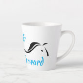 Verre en vooruitstrevende Mok van Anna Blake. (Rechts)