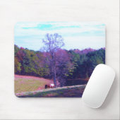 Verre weg Horse in een Paars veld Muismat (Met muis)