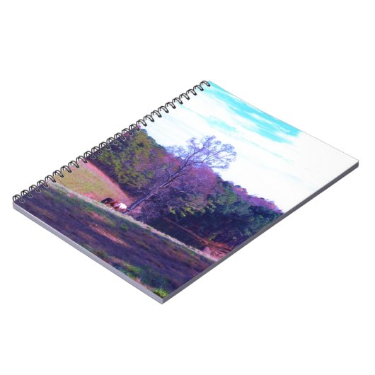 Verre weg Horse in een Paars veld Notitieboek (Linkerzijde)