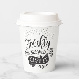 Vers gebrouwen koffiebekers papieren bekers