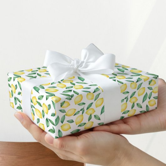 Vers papier voor cadeauverpakking met verse citroe