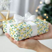 Vers papier voor cadeauverpakking met verse citroe