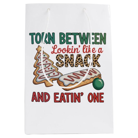 Verscheurd tussen eruit zien als een snack en er e medium cadeauzakje (Voorkant)