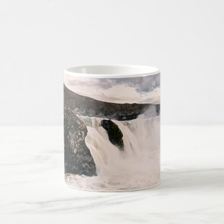 Verschildering van de mok van Sigalda Waterfall