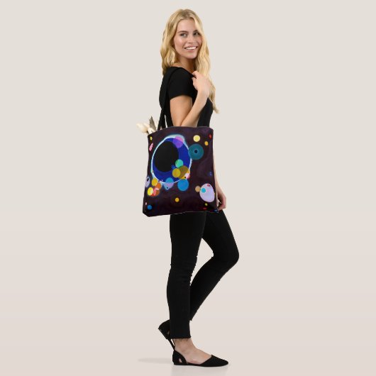 Verschillende cirkels, Wassily Kandinsky Tote Bag (Op model)