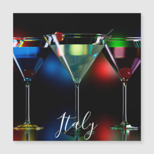 Verschillende cocktails in martinibrillen met verl