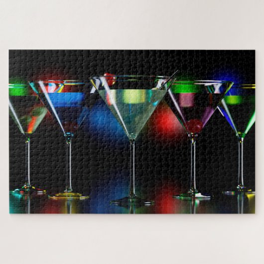 Verschillende cocktails in martinibrillen met verl legpuzzel (Horizontaal)